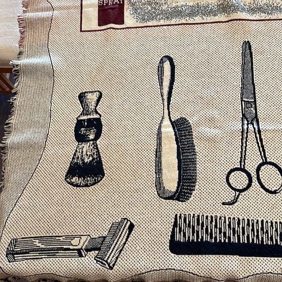 HAIRSTYLIST SHARON THROW BLANKET - Picture 4 of 8